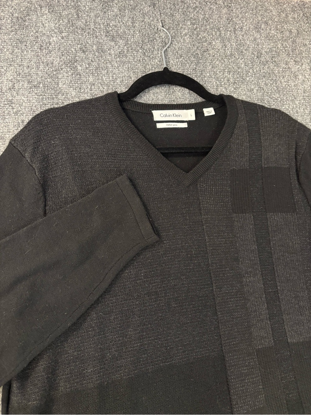 Vintage Mens Calvin Klein Wool-Blend V-neck Sweater Italian Yarn Sz L